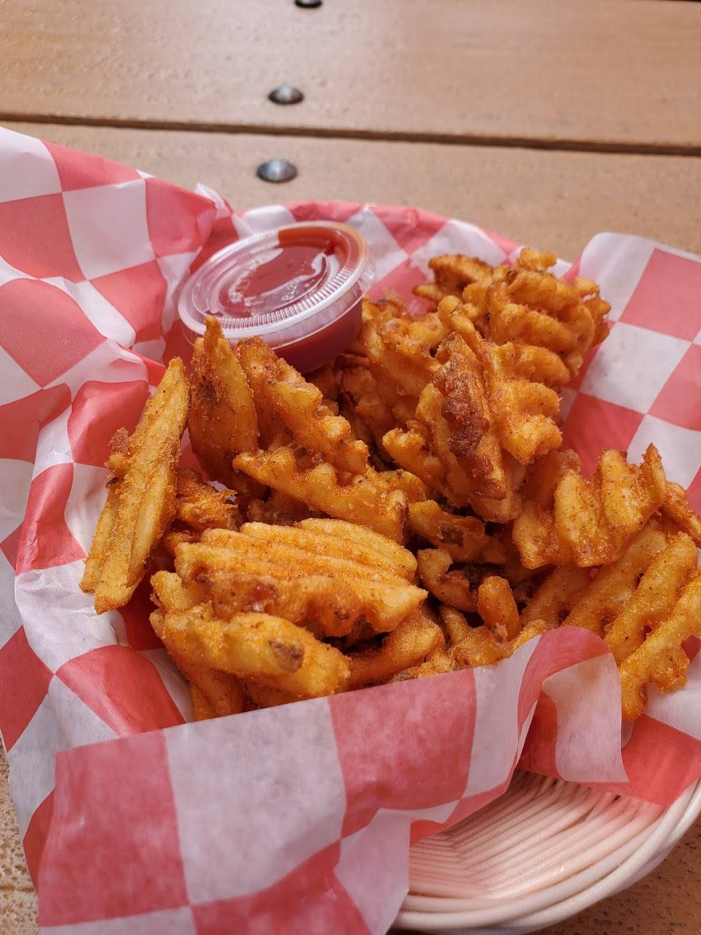 Jennas Drive-in | restaurant | 269 Park Ave, Weymouth, MA 02190, USA | 7813370823 OR +1 781-337-0823