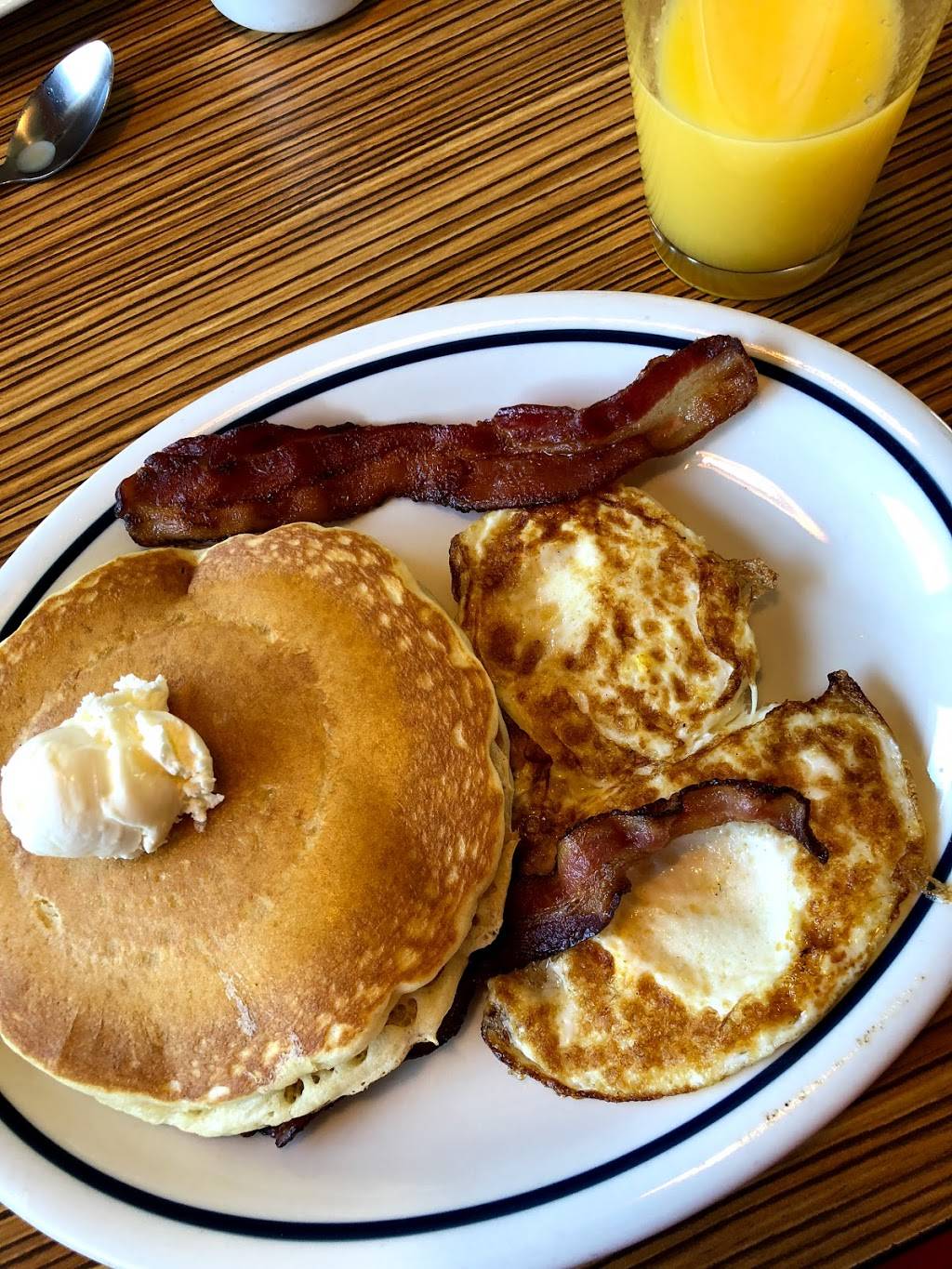 IHOP | restaurant | 22222 Foothill Blvd, Hayward, CA 94541, USA | 5108862244 OR +1 510-886-2244