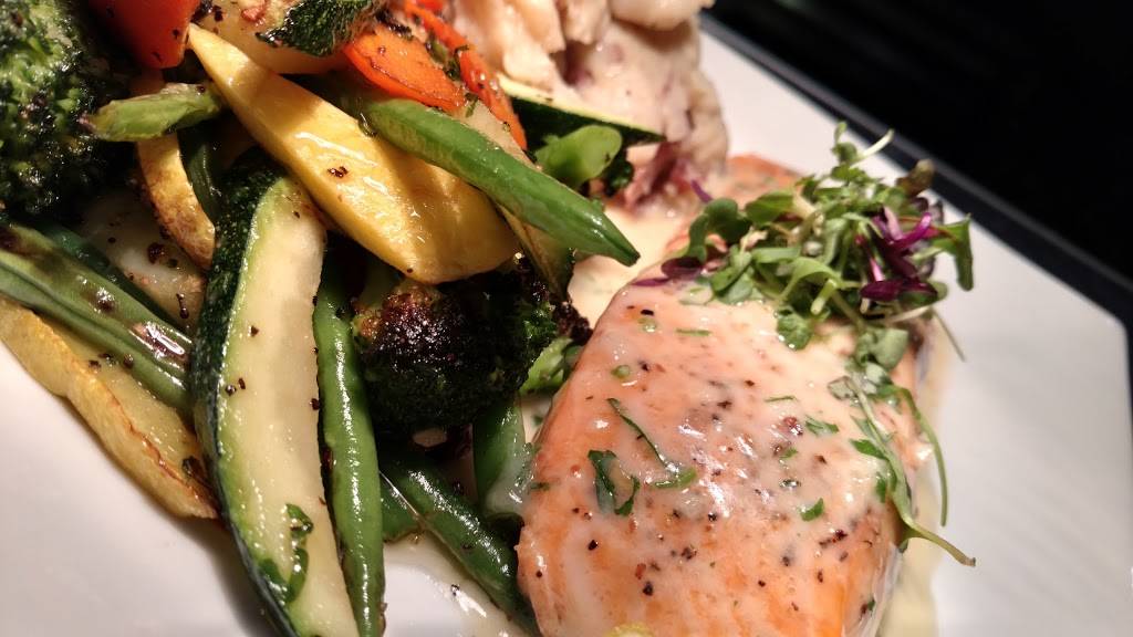 Luxe Restaurant and World Famous Martini Bar | restaurant | 24582 Del Prado Ave, Dana Point, CA 92629, USA | 9492764990 OR +1 949-276-4990