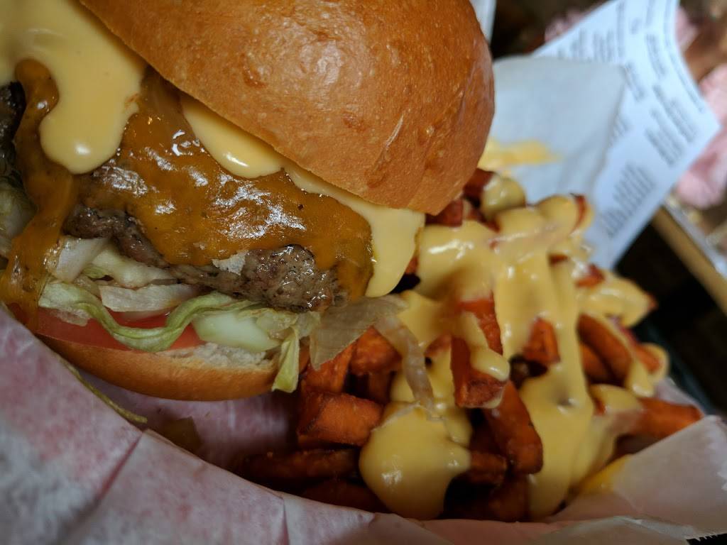 Little Bs Burger Bar | restaurant | 49 Main St, Tarrytown, NY 10591, USA | 9146312228 OR +1 914-631-2228