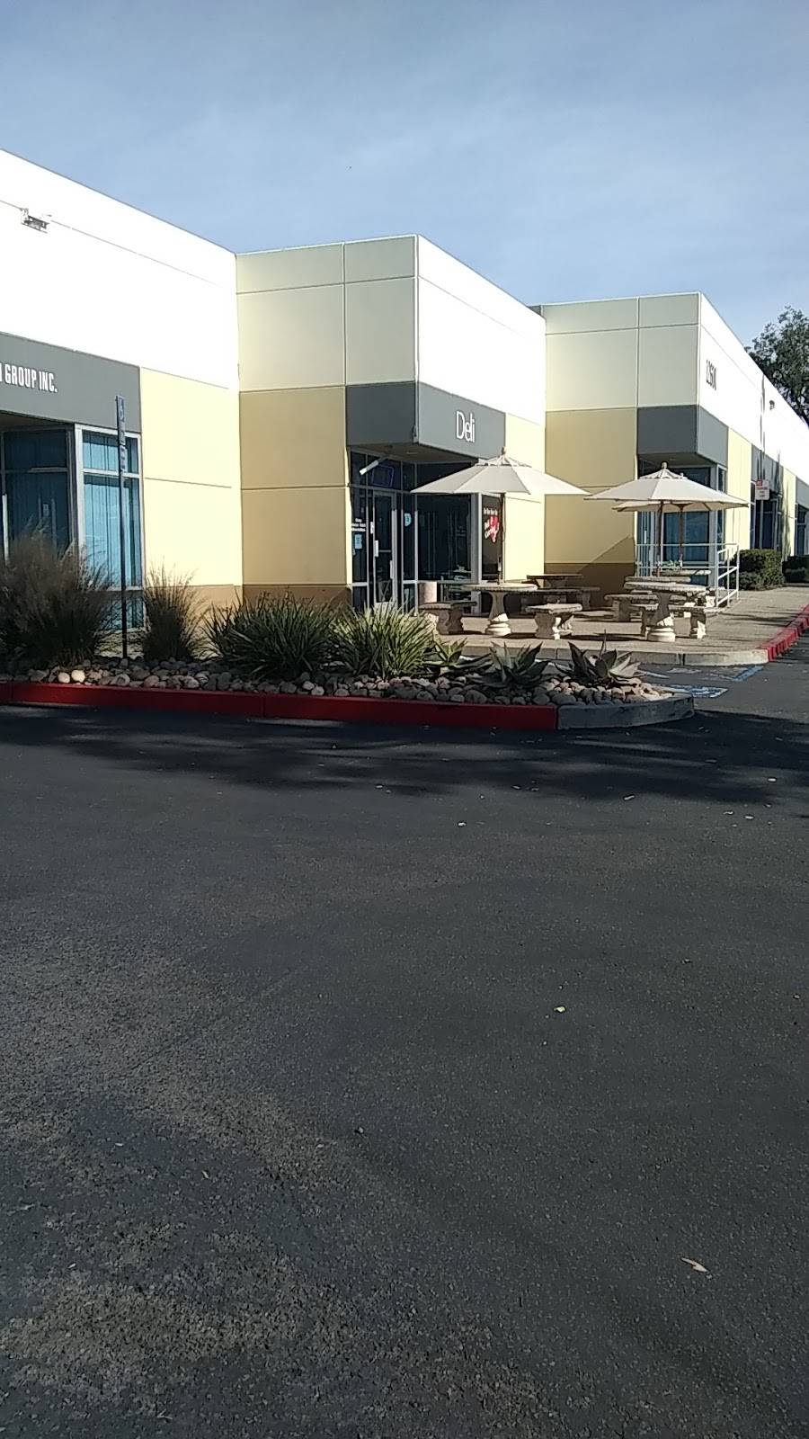 Eat Your Heart Out II | restaurant | 12600 Stowe Dr #2, Poway, CA 92064, USA | 8584867976 OR +1 858-486-7976