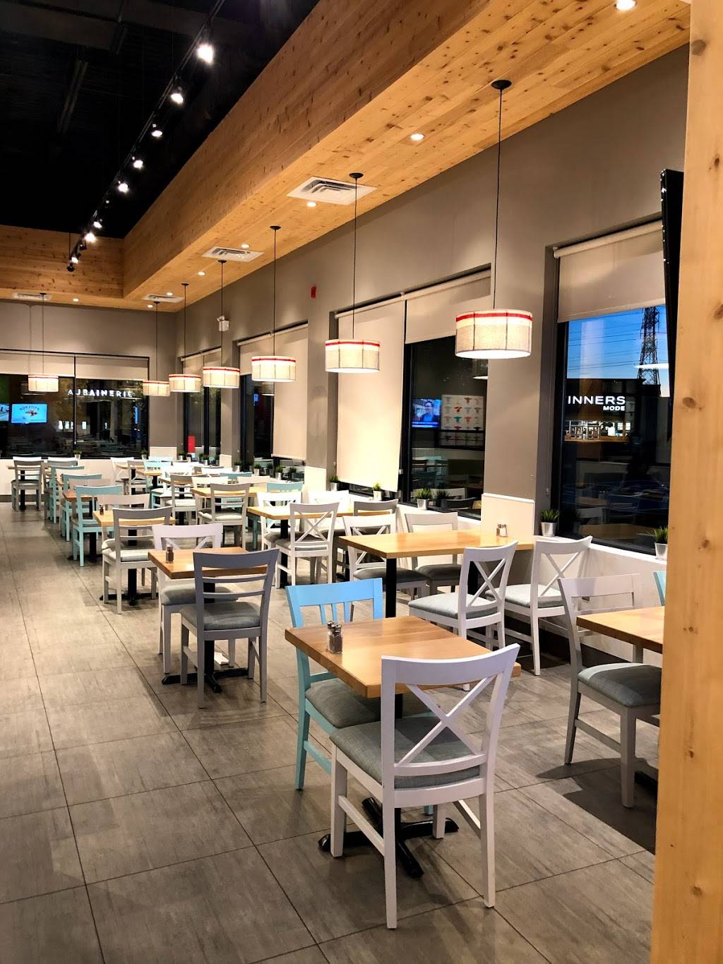 Fromagerie Victoria | restaurant | 100 Rue Bouvier, Québec, QC G2J 1R8, Canada | 4189488640 OR +1 418-948-8640