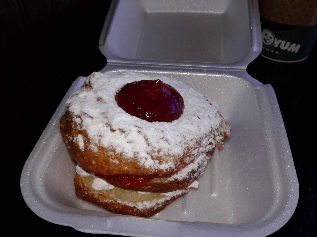 Yum Yum Donuts | bakery | 380 E 6th St, Beaumont, CA 92223, USA | 9518459069 OR +1 951-845-9069