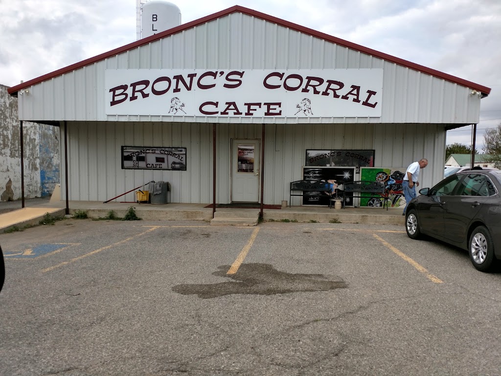Broncs Corral Cafe | restaurant | 301 Zinn Ave, Blair, OK 73526, USA | 5805639199 OR +1 580-563-9199
