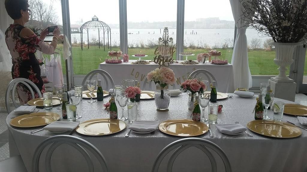 Angelinas | restaurant | 399 Ellis St, Staten Island, NY 10307, USA | 7182272900 OR +1 718-227-2900