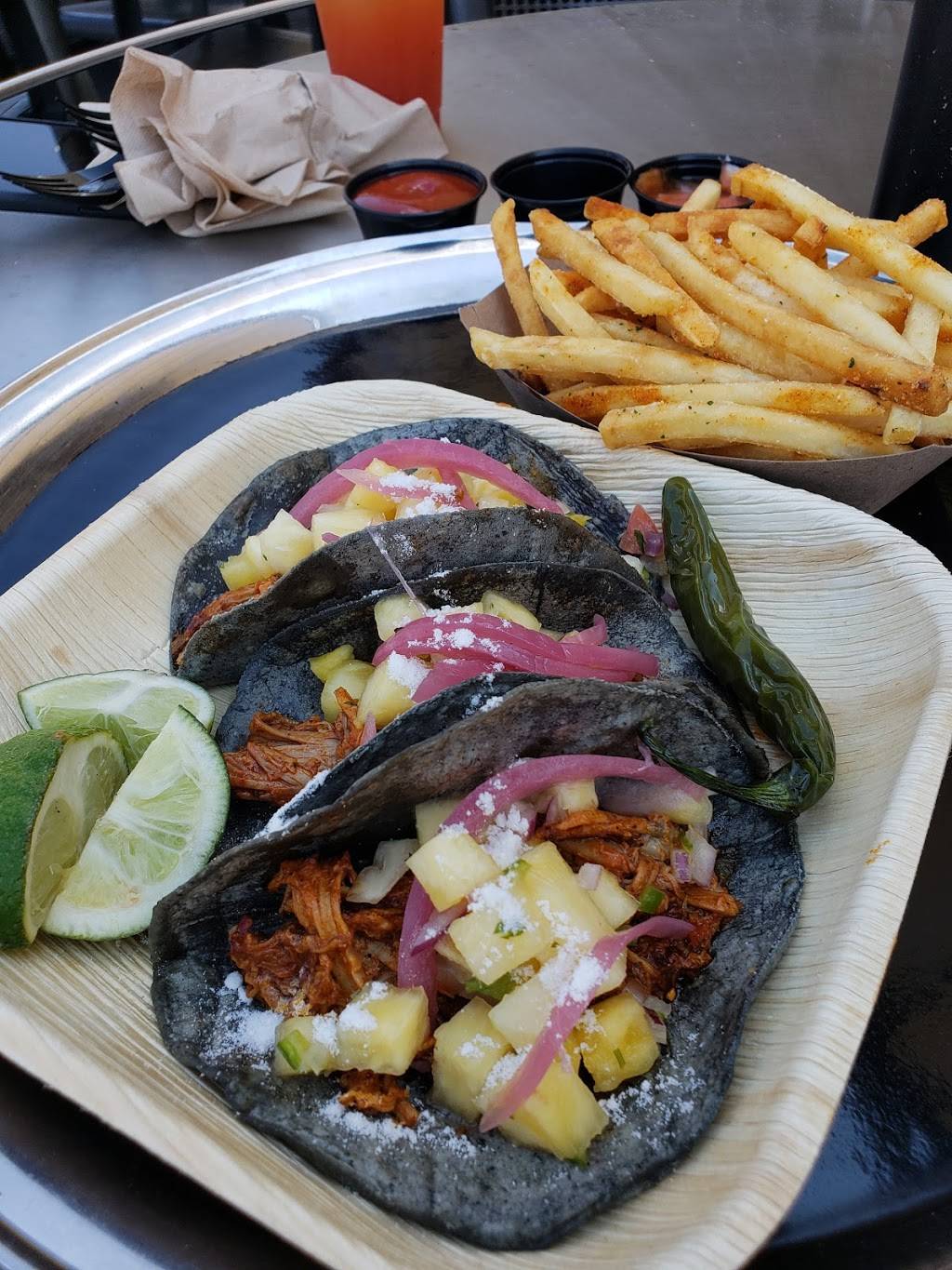 Frying Pan | restaurant | Big Red Boat in Park, 207 12th Ave, New York, NY 10001, USA | 2129896363 OR +1 212-989-6363