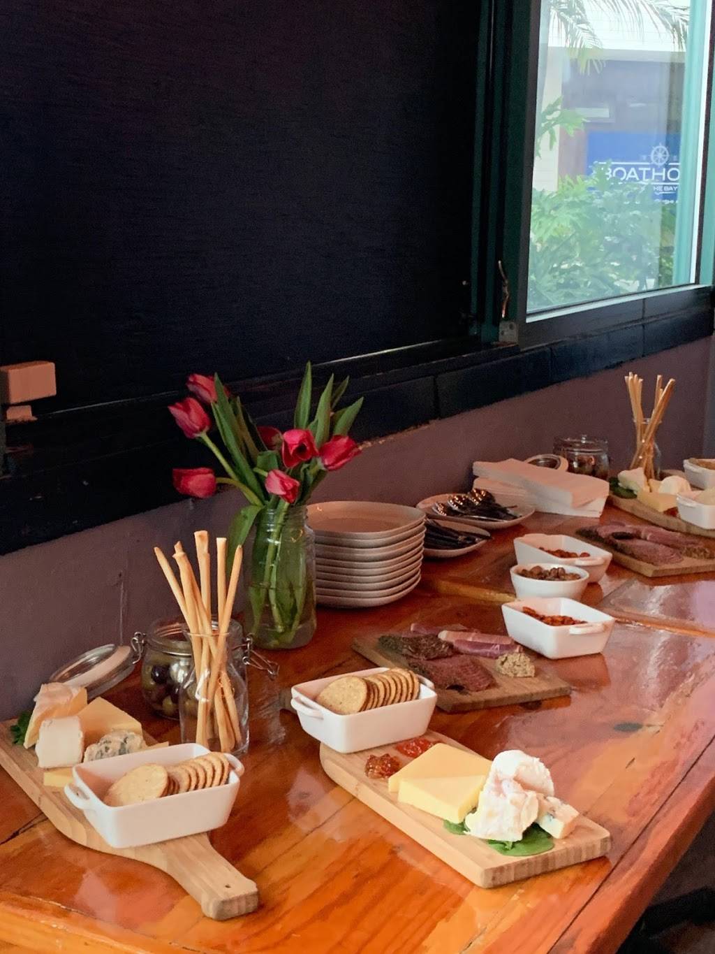 Marina Wine Bar | restaurant | 194 N Marina Dr #101, Long Beach, CA 90803, USA | 5623352301 OR +1 562-335-2301