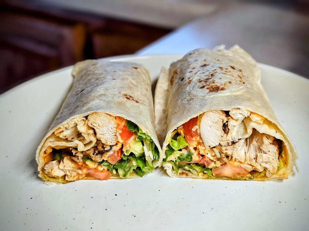 Mad Chicken | restaurant | 2260 Nicolet Dr, Green Bay, WI 54311, USA | 9205440414 OR +1 920-544-0414