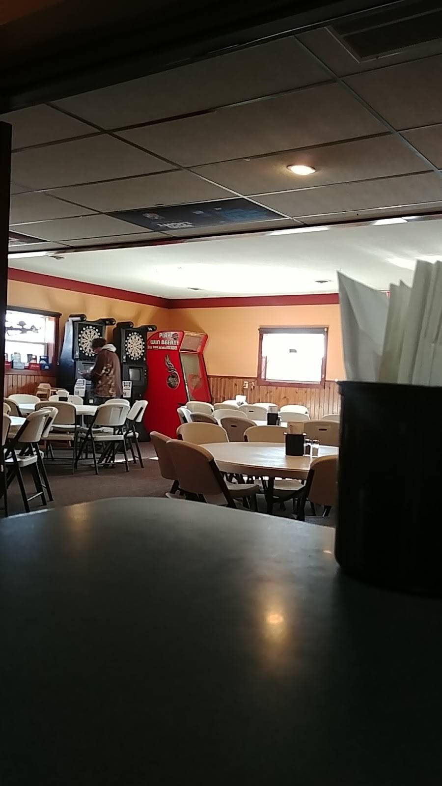 Brewskies Bar & Grill | restaurant | 110 E Main St, Utica, MN 55979, USA | 5079323485 OR +1 507-932-3485