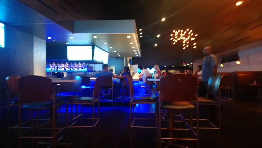 Studio Movie Grill | restaurant | 11170 N Central Expy, Dallas, TX 75243, USA | 4694058523 OR +1 469-405-8523