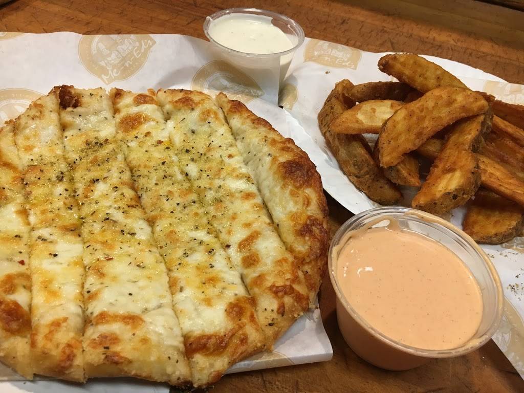 Me-N-Eds Pizzeria | restaurant | 7025 N West Ave, Fresno, CA 93711, USA | 5594360563 OR +1 559-436-0563