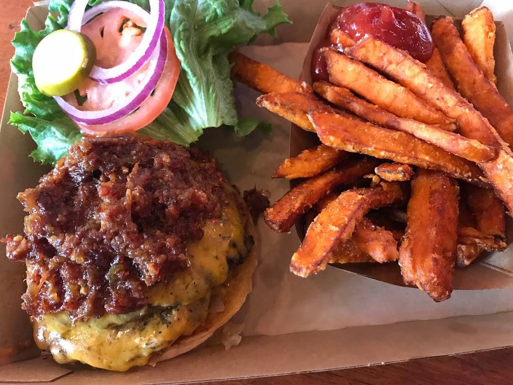 Eds Burger Joint | restaurant | 3800 Hardy St, Hattiesburg, MS 39402, USA | 6016022601 OR +1 601-602-2601