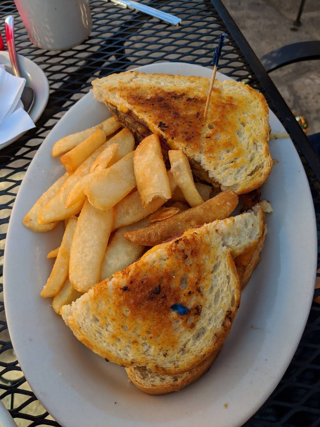 Jeremiahs Tavern | restaurant | 2200 Buffalo Rd, Rochester, NY 14624, USA | 5852470022 OR +1 585-247-0022