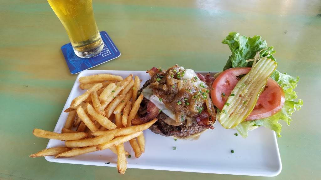 The Tin Roof Bar and Grill | restaurant | 5701 Orange Ave, Fort Pierce, FL 34947, USA | 7722428939 OR +1 772-242-8939