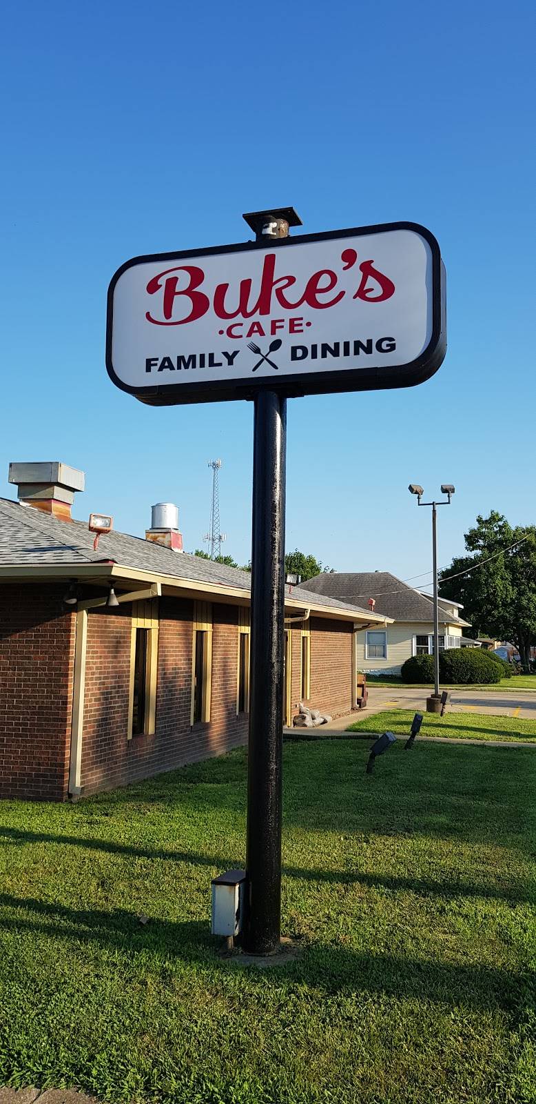 Bukes Cafe | restaurant | 1002 15th St, Lawrenceville, IL 62439, USA | 6189437065 OR +1 618-943-7065