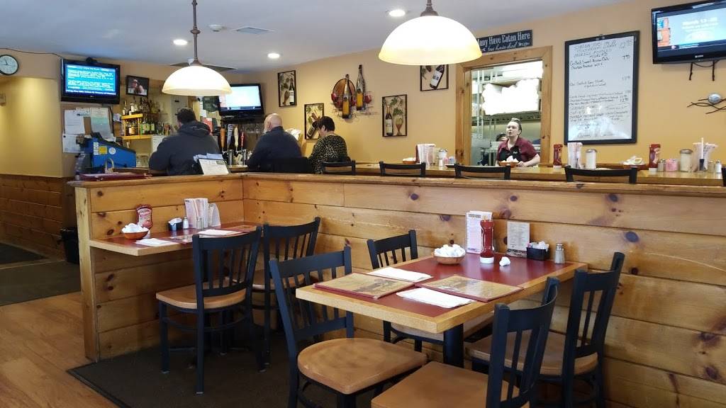 Tinys | restaurant | 2 Groton School Rd, Ayer, MA 01432, USA | 9787722917 OR +1 978-772-2917