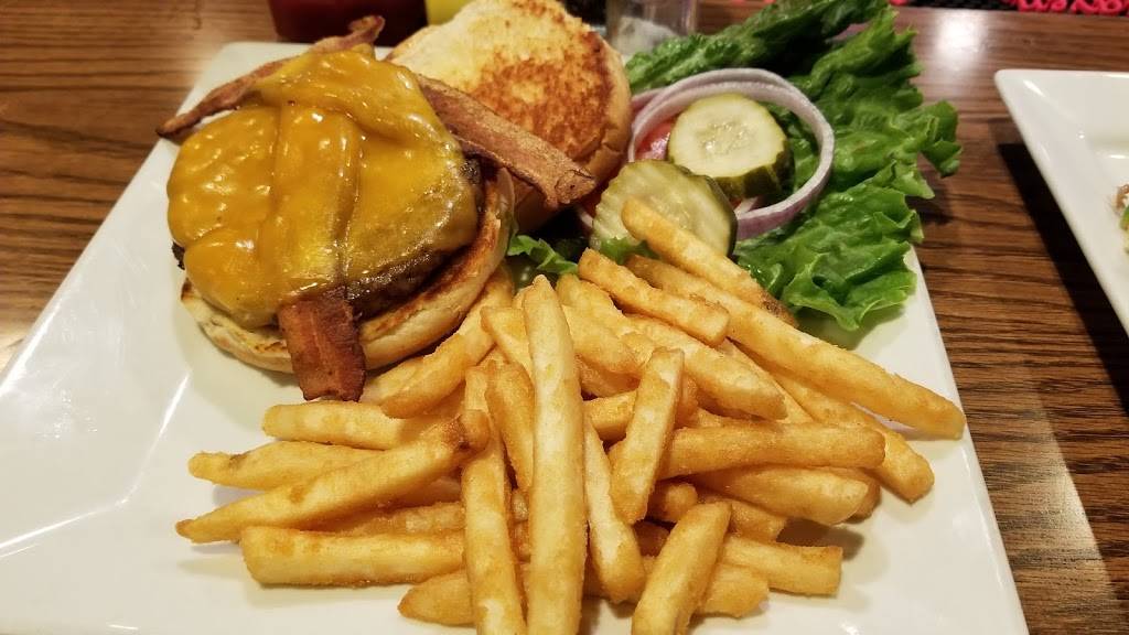 Fiddlesticks Bar & Grill | restaurant | 10815 W Jewell Ave, Lakewood, CO 80232, USA | 3039690855 OR +1 303-969-0855