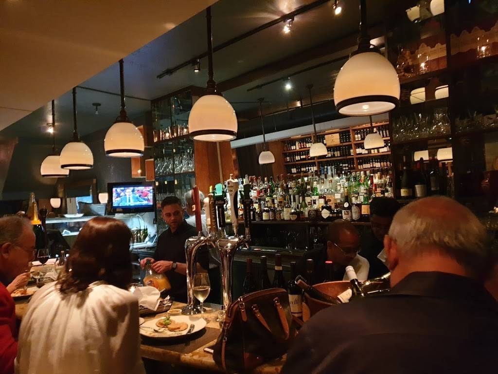 Evoo | restaurant | 138 Avenue Rd, Toronto, ON M5R 2H6, Canada | 6475600381 OR +1 647-560-0381