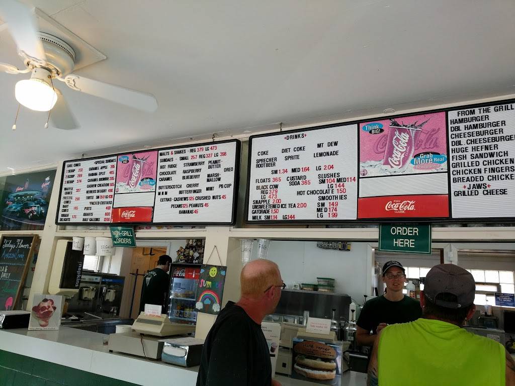 Hefners Frozen Custard & Jumbo Burgers | restaurant | N71W5184 Columbia Rd, Cedarburg, WI 53012, USA | 2623760601 OR +1 262-376-0601