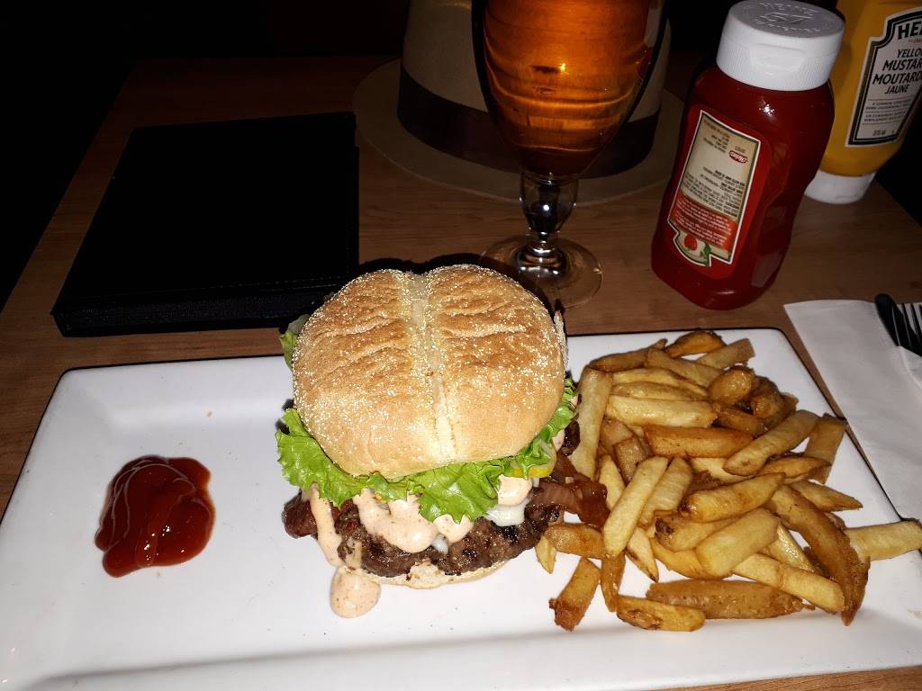 Whispers Pub & Eatery | restaurant | 249 Richmond Rd, Ottawa, ON K1Z 6X1, Canada | 6137229603 OR +1 613-722-9603