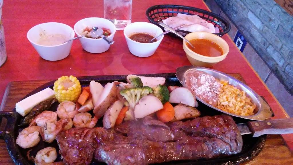 Valentina Restaurant | restaurant | 4506 W 63rd St, Chicago, IL 60629, USA | 7732845529 OR +1 773-284-5529