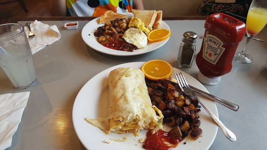 Hilltop Restaurant Bar & Banquet | restaurant | 39 Adamec Rd, Willington, CT 06279, USA | 8604771054 OR +1 860-477-1054