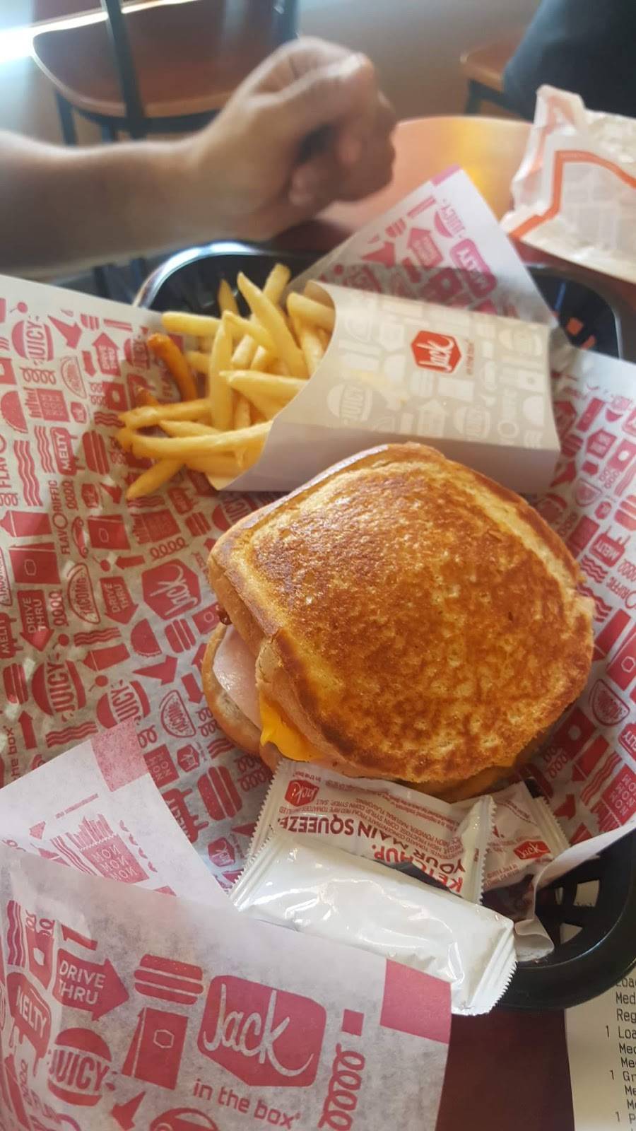 Jack in the Box | restaurant | 9310 Clay Rd, Houston, TX 77080, USA | 7134626308 OR +1 713-462-6308