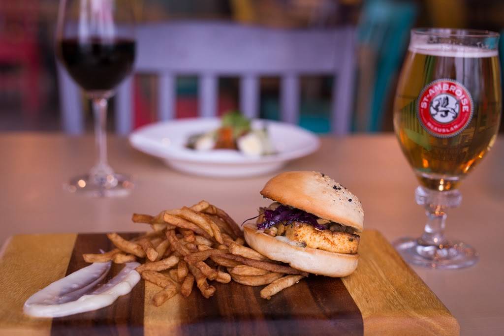 Pärlé - Bistro ludique | restaurant | 325 Boulevard Gréber, Gatineau, QC J8T 8J3, Canada | 8195256502 OR +1 819-525-6502