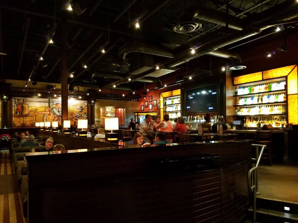 BJs Restaurant & Brewhouse | restaurant | 4907 Gate Pkwy, Jacksonville, FL 32246, USA | 9049980460 OR +1 904-998-0460