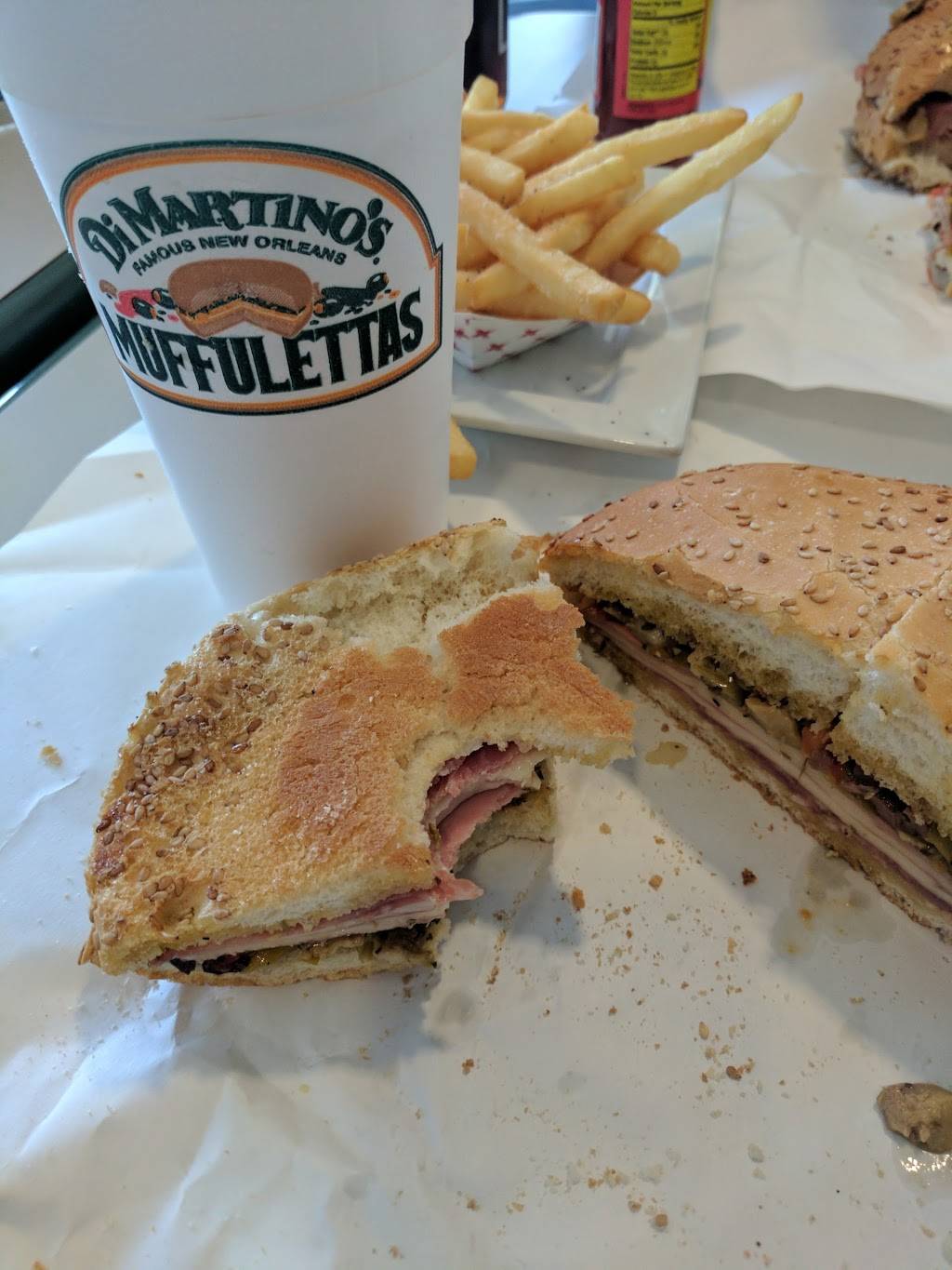 DiMartinos Famous New Orleans Muffulettas | restaurant | 6641 Westbank Expy A, Marrero, LA 70072, USA | 5043414096 OR +1 504-341-4096