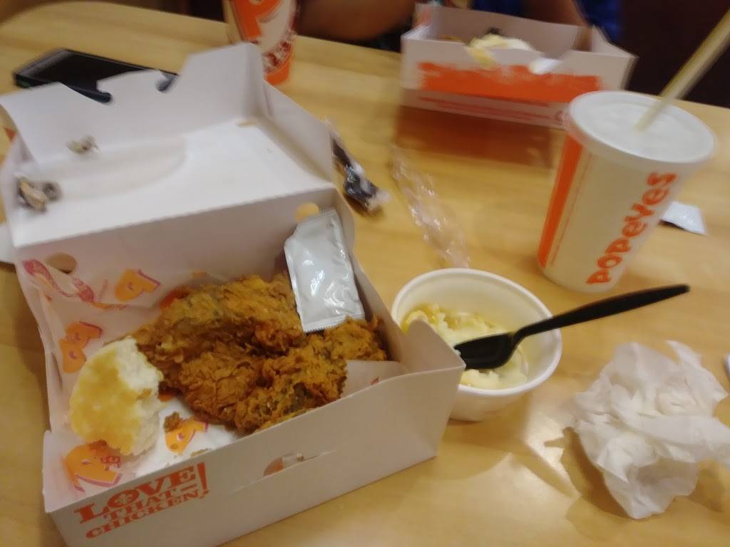 Popeyes Louisiana Kitchen | restaurant | 16420 Meridian E, Puyallup, WA 98375, USA | 2534350850 OR +1 253-435-0850