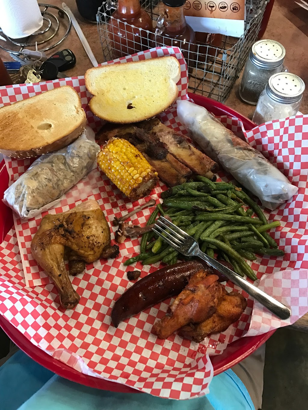 Squealers | restaurant | 4950 Great River Dr, Meridian, MS 39305, USA | 6014832727 OR +1 601-483-2727