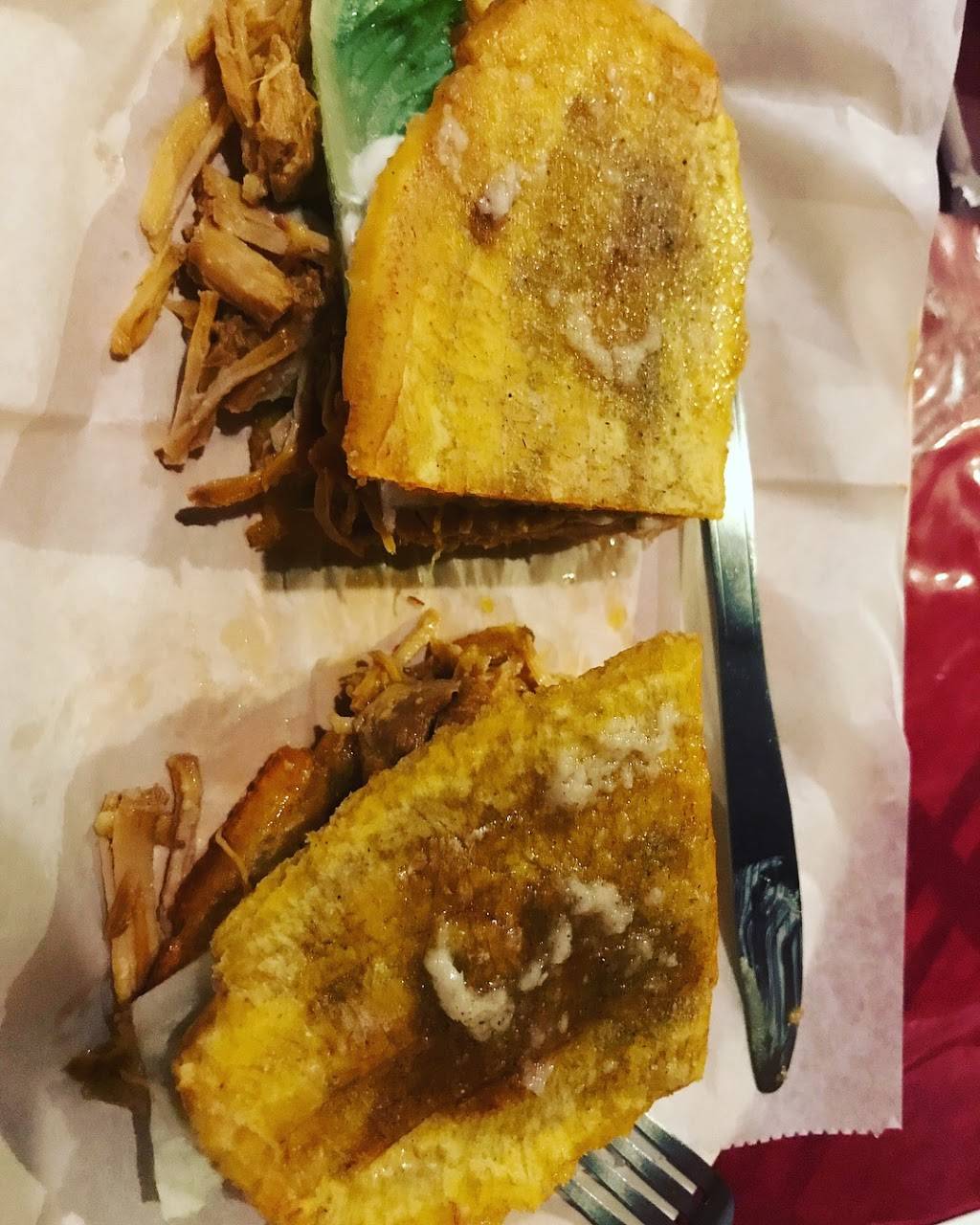 Borinquen Lounge | night club | 3811 N Western Ave, Chicago, IL 60618, USA | 7734428001 OR +1 773-442-8001