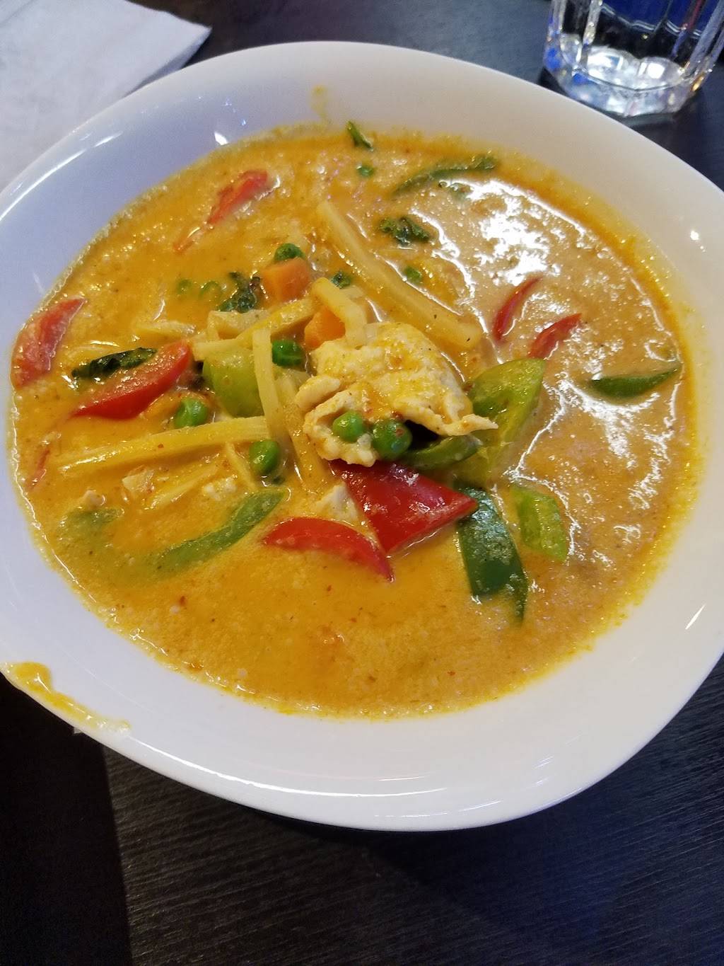 Hua Hin Thai Cuisine Everett | restaurant | 6100 Evergreen Way, Everett, WA 98203, USA | 4253539595 OR +1 425-353-9595