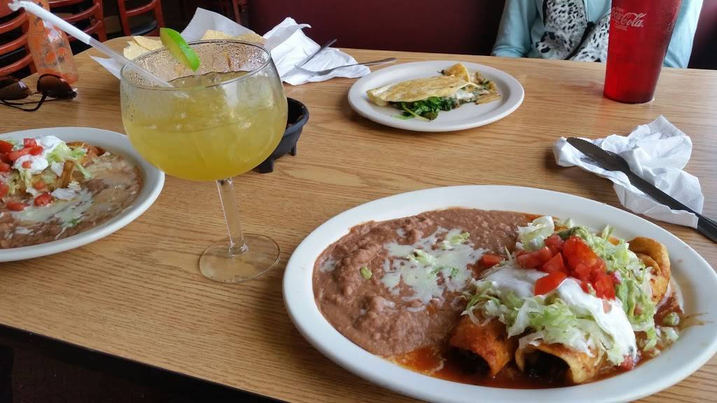 El Azteca | restaurant | 152 Dallas Dr, Commerce, GA 30529, USA | 7063368821 OR +1 706-336-8821