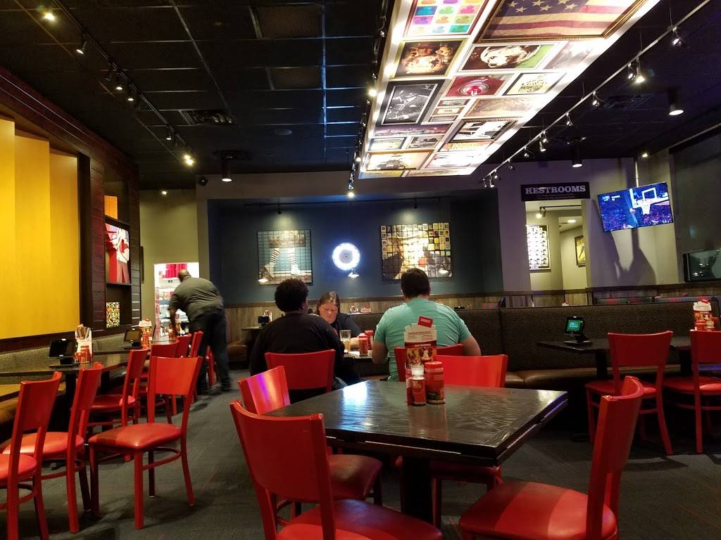 Red Robin Gourmet Burgers and Brews | restaurant | 18830 Gulf Fwy, Friendswood, TX 77546, USA | 8326324363 OR +1 832-632-4363