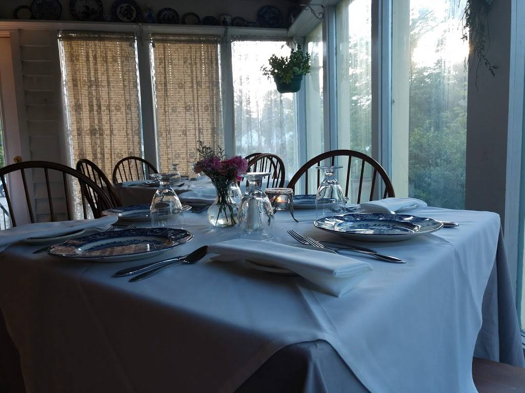 Iron Forge Inn | restaurant | 38 Iron Forge Rd, Warwick, NY 10990, USA | 8459863411 OR +1 845-986-3411