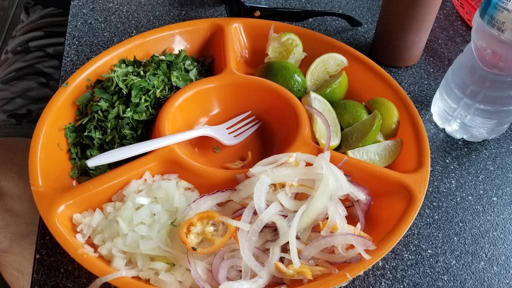 Carnitas y Mariscos Las Morelianas | restaurant | 2822 Imperial Ave, San Diego, CA 92102, USA | 6192396284 OR +1 619-239-6284