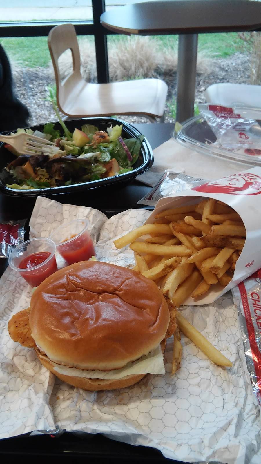 Wendys | restaurant | 1110 E State St, Rockford, IL 61104, USA | 8159621101 OR +1 815-962-1101