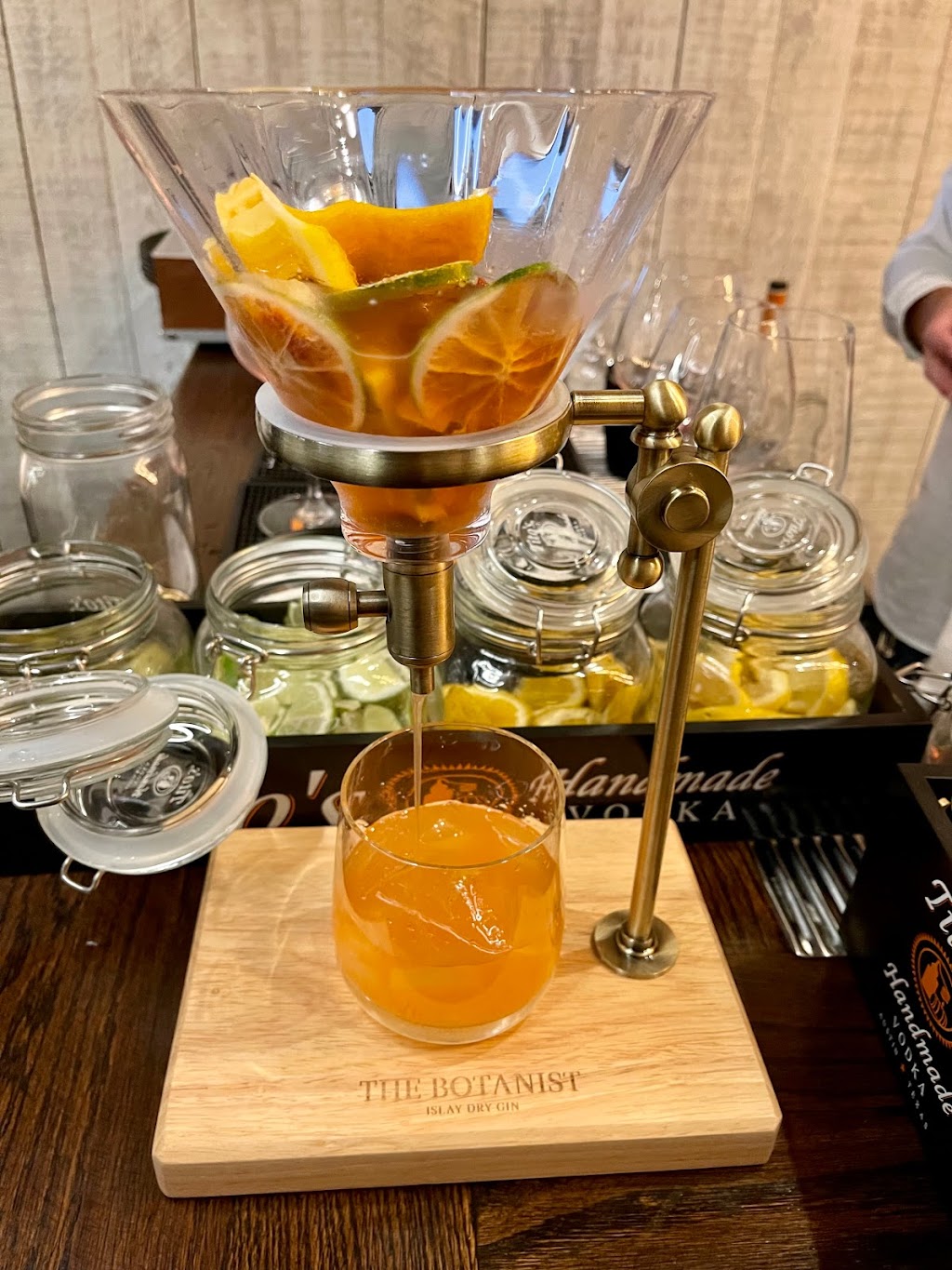 Berkeley Cut Steakhouse | restaurant | 2204 Central Ave, Seaside Park, NJ 08752, USA | 7322504220 OR +1 732-250-4220