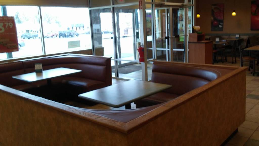 Subway | restaurant | 2100 Parkway Blvd, Alliance, OH 44601, USA | 3308232618 OR +1 330-823-2618