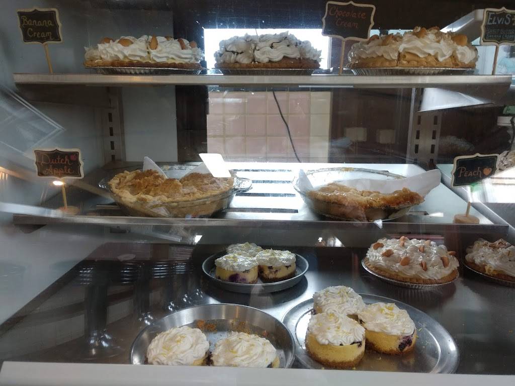 Nancys Diner | restaurant | 426 Main St, Grafton, OH 44044, USA | 4409262462 OR +1 440-926-2462