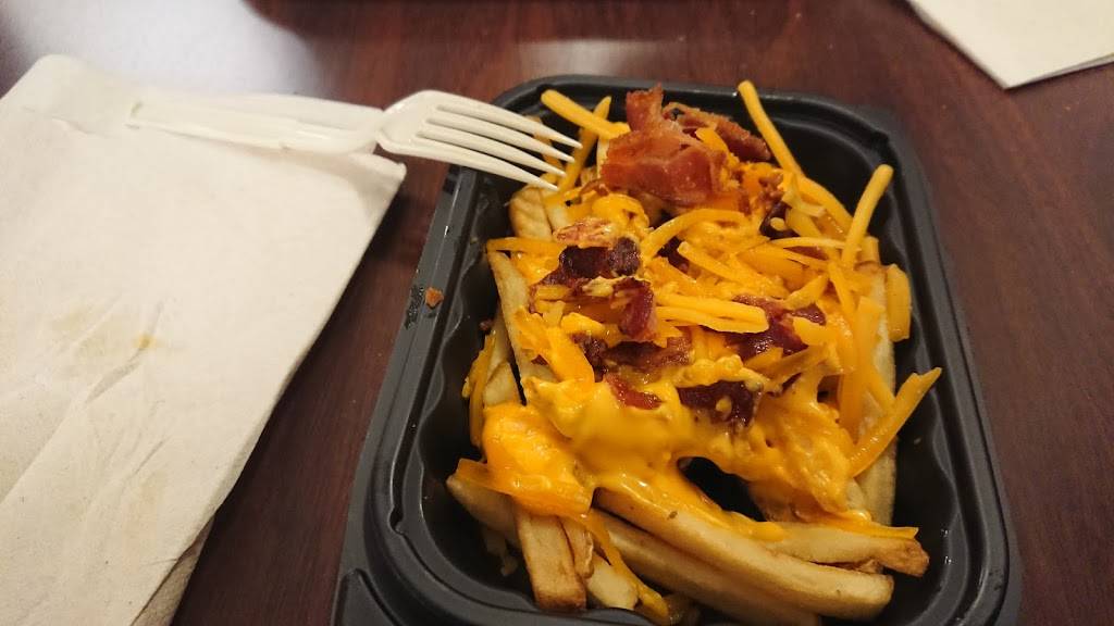 Wendys | restaurant | 5660 Highland Rd, Waterford Twp, MI 48327, USA | 2486731111 OR +1 248-673-1111