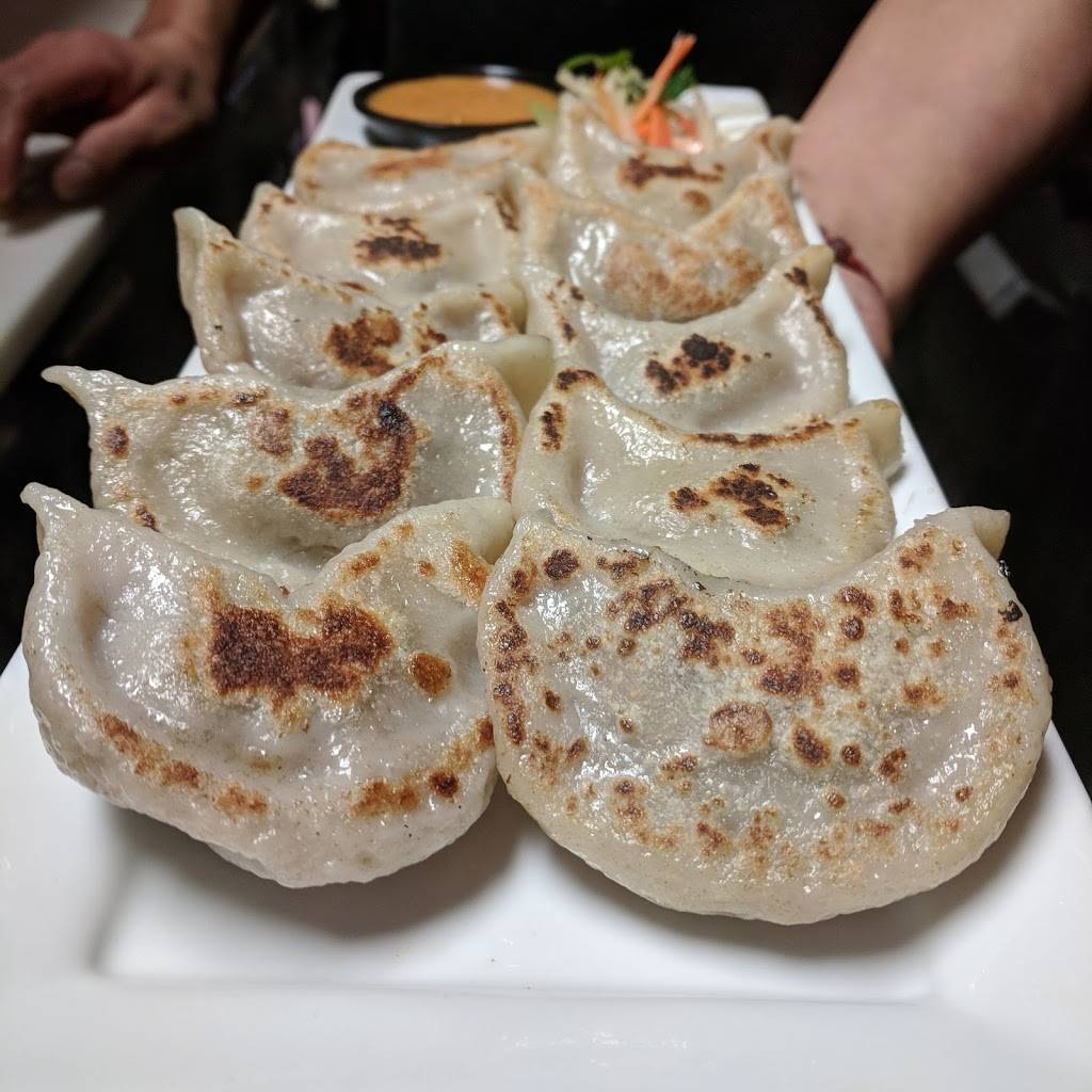 Garleek Kitchen | restaurant | 1500 Queen St W, Toronto, ON M6R 1A4, Canada | 4165510929 OR +1 416-551-0929