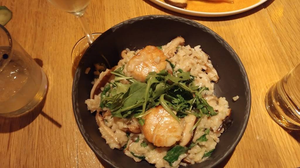 Huis Clos | restaurant | 7659 Rue Saint-Denis, Montréal, QC H2R 2E7, Canada | 5144198579 OR +1 514-419-8579