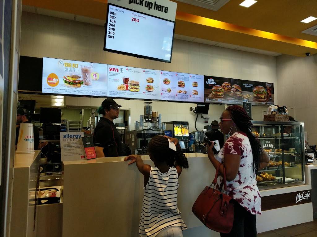 McDonalds | cafe | 6410 Millcreek Dr, Mississauga, ON L5N 3E7, Canada | 9058260065 OR +1 905-826-0065