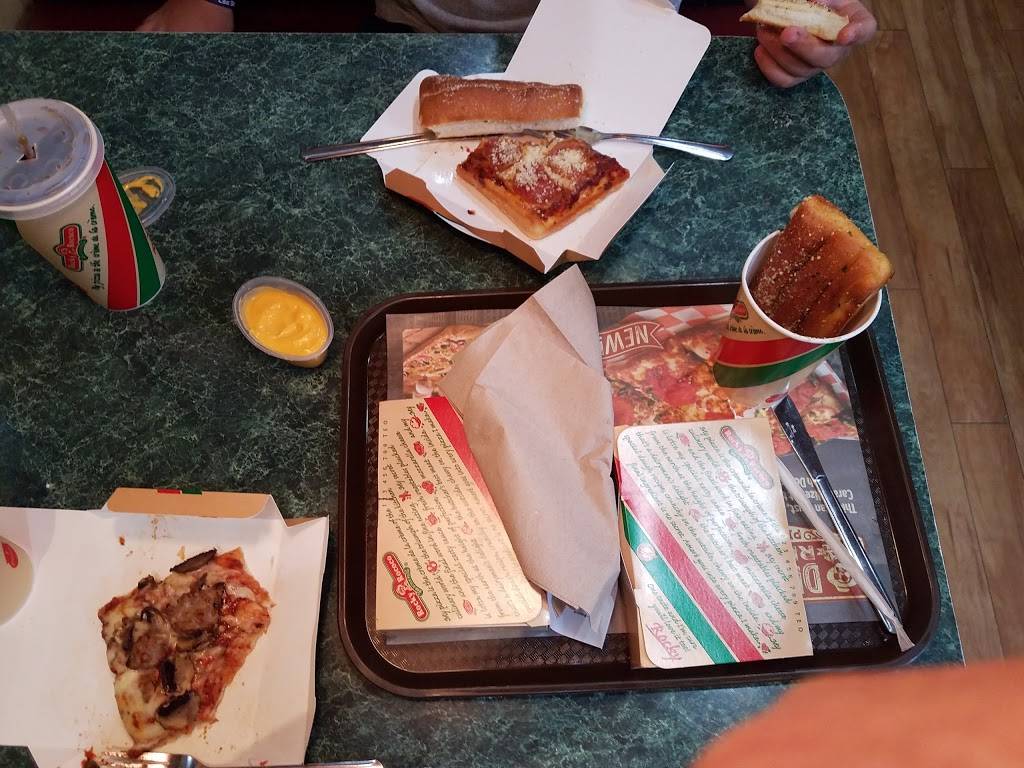 Rocky Rococo Pan Style Pizza | restaurant | 7952 Tree Ln, Madison, WI 53717, USA | 6088291444 OR +1 608-829-1444