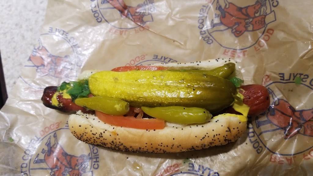Gold Coast Dogs | restaurant | 5757 S Cicero Ave, Chicago, IL 60638, USA | 7737356789 OR +1 773-735-6789