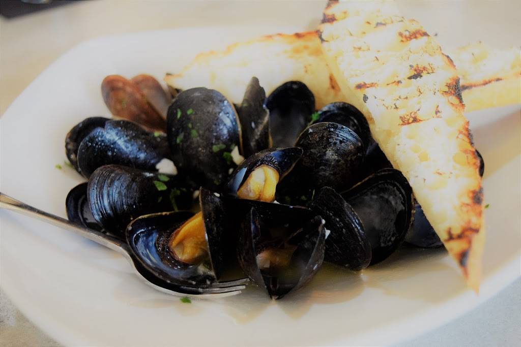 Roux 25 | restaurant | 82010 LA-25, Folsom, LA 70437, USA | 9857964466 OR +1 985-796-4466