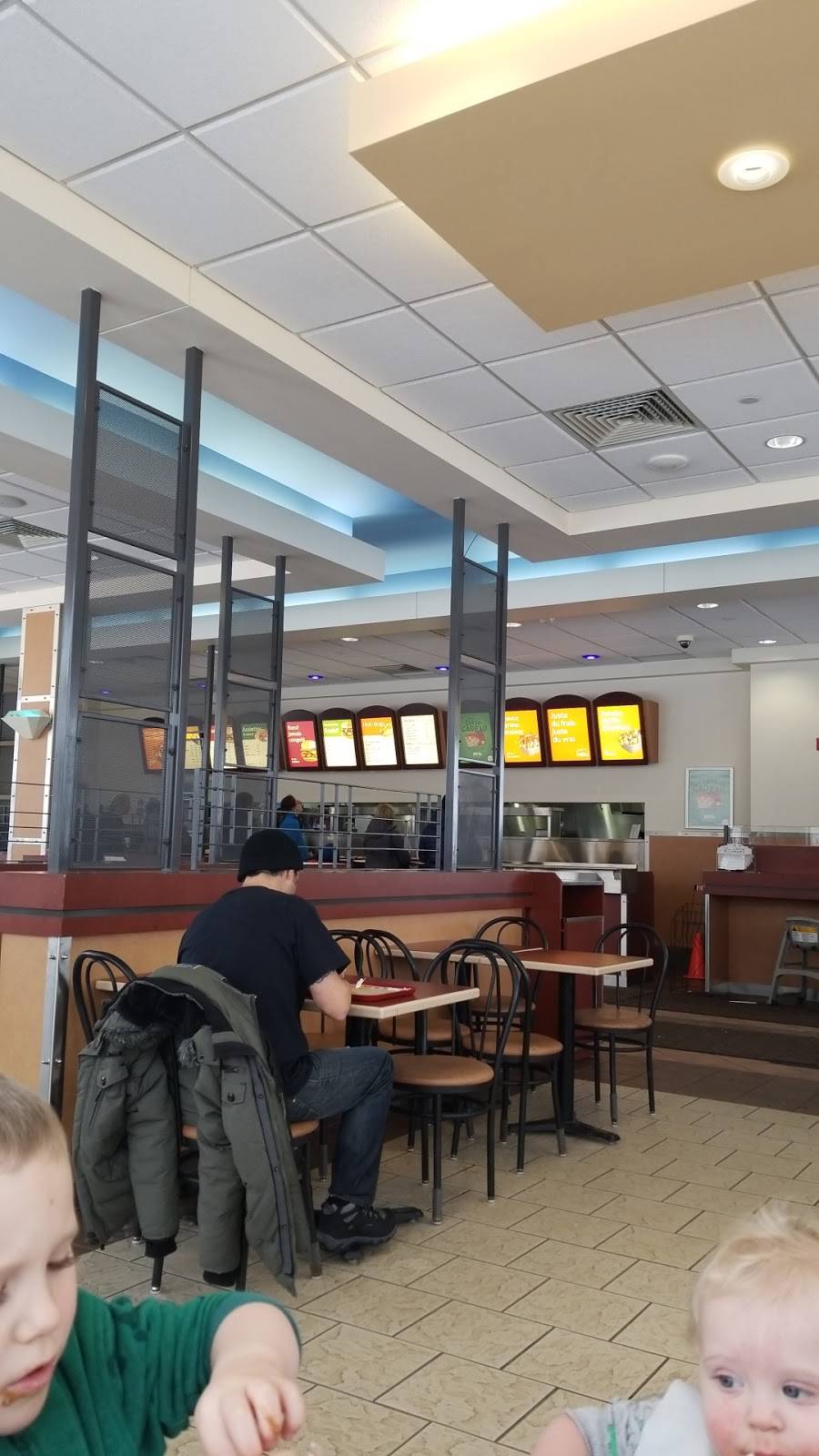 Chez Ashton | meal takeaway | 1600 Avenue Jules-Verne, Québec, QC G2G 2W5, Canada | 4188778686 OR +1 418-877-8686